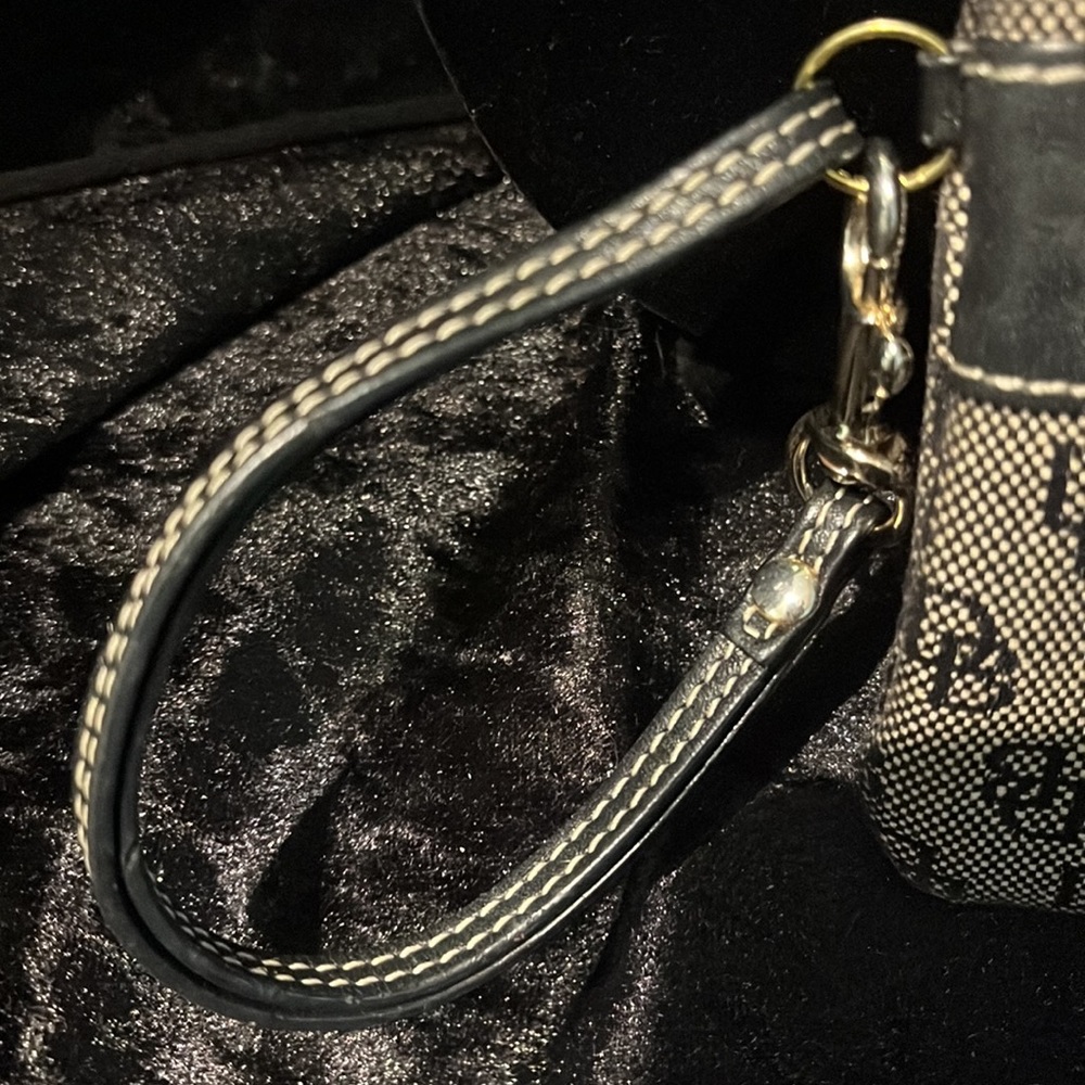 Doone Bourke Wristlet - Picture 4 of 9